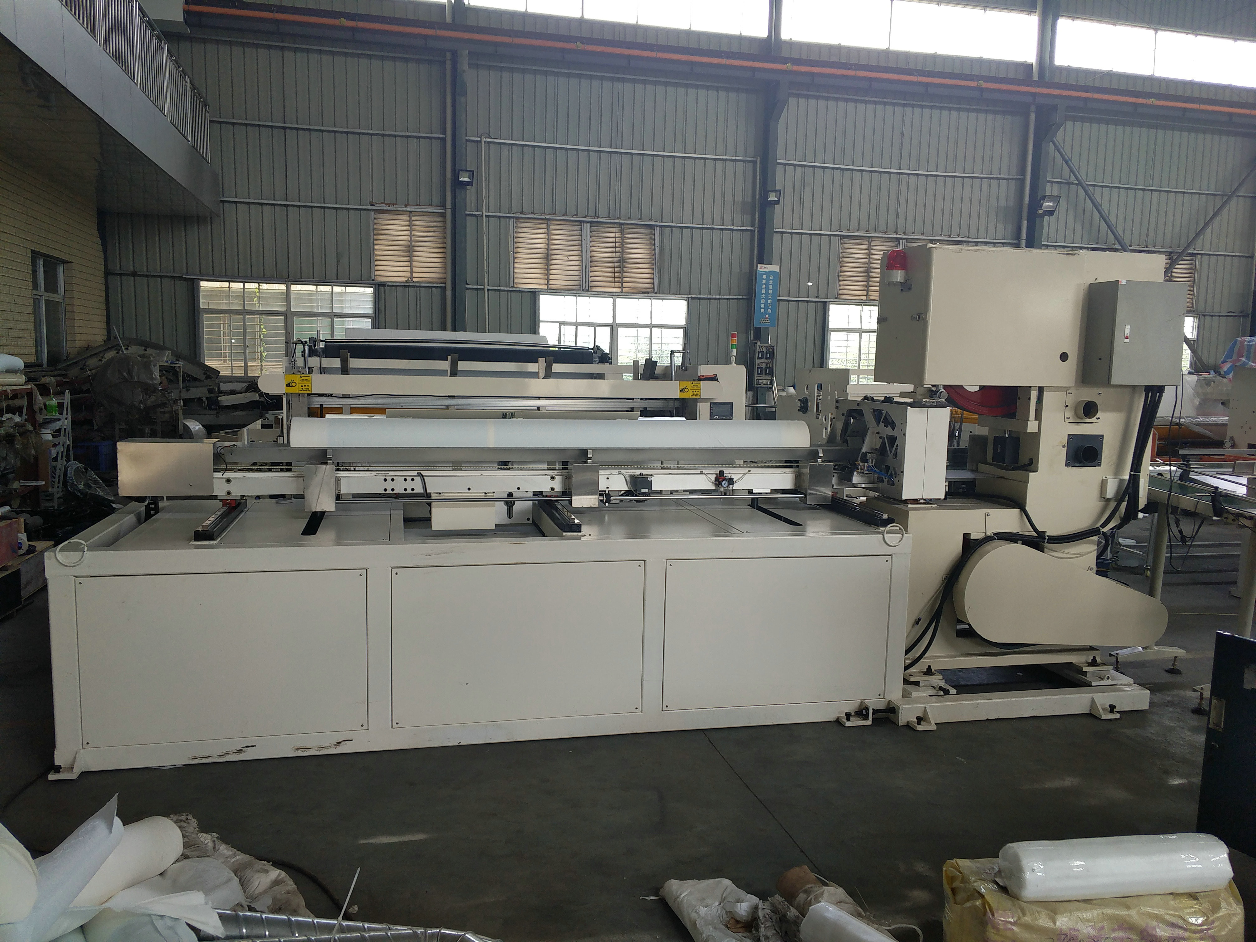 High-Speed Automatic Cutting Machine for Jumbo Toilet Paper Rolls and Kitchen Towels